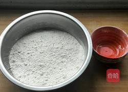 鸡蛋韭菜盒子的做法图解1