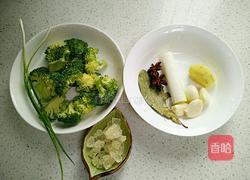 啤酒焖猪蹄的做法图解1