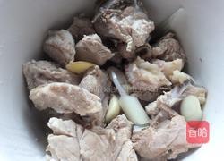 清炖排骨汤的做法图解2