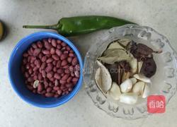 话梅酸甜鸭爪的做法图解1