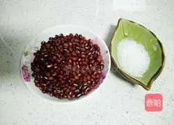 Illustration of how to make red bean milk 1