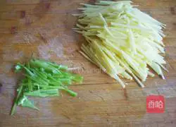 Illustration of how to make fried shredded potatoes 1