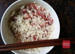 咸蛋腊肠糯米饭的做法图解2
