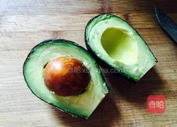 牛油果奶昔的做法图解1