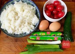 火腿肠鸡蛋炒饭的做法图解1