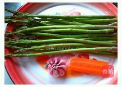 蒜香芦笋的做法图解1