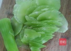 莴笋炒鸡蛋的做法图解1