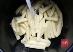 炸土豆条的做法图解3