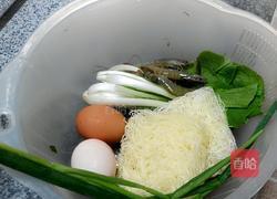 鸡蛋炒米线的做法图解1