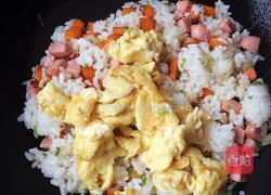 香肠胡萝卜蛋炒饭的做法图解9