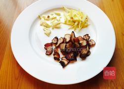 芥兰炒湘西腊肉的做法图解4