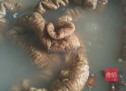 干锅肥肠的做法图解1
