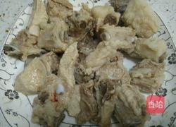 排骨炖萝卜的做法图解2