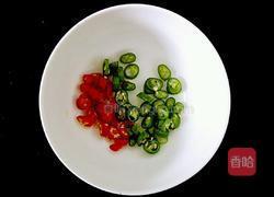 酸辣凉拌土豆丝的做法图解2