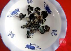 木耳鸡蛋汤的做法图解1