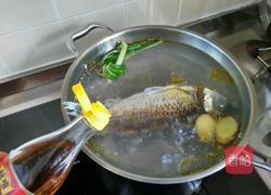 炖鱼汤的做法图解9