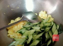 黄瓜炒火腿鸡蛋的做法图解9