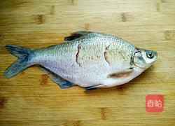 红烧武昌鱼的做法图解1