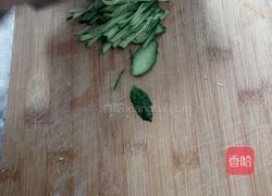 凉拌黄瓜粉丝的做法图解3