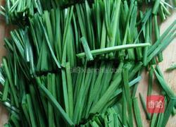 韭菜炒螺丝肉的做法图解2