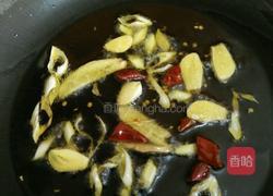 韭菜炒螺丝肉的做法图解3