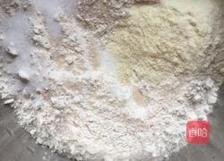 椰蓉面包的做法图解1