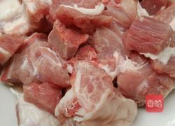 土豆焖排骨的做法图解1