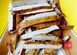 芹菜素炒五香豆干的做法图解2