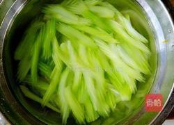 芹菜素炒五香豆干的做法图解3