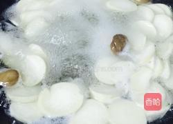 杏鲍菇扣西兰花的做法图解4