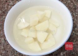 冰糖蜂蜜燉雪梨的做法圖解2