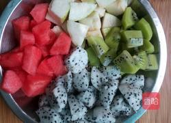 菠萝船水果沙拉的做法图解3