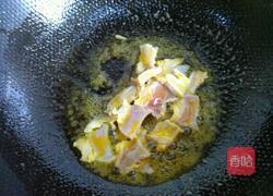 莴苣蒜苗咸肉片的做法图解2