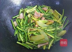 莴苣蒜苗咸肉片的做法图解7