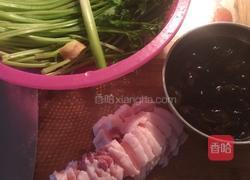 芹菜包子的做法图解2