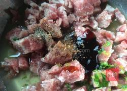 猪肉芹菜馅饺子的做法图解6