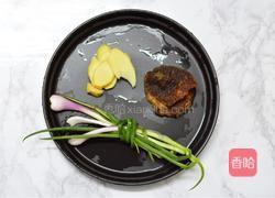 胡萝卜炖排骨的做法图解1