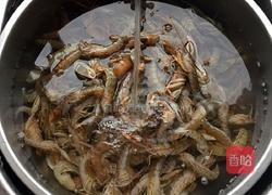 香辣葱姜爆炒嘎巴虾的做法图解2