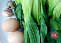 油菜炒鸡蛋的做法图解1