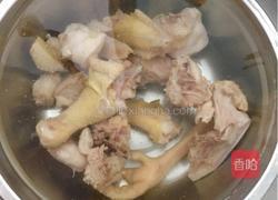 茶树菇炖鸡的做法图解3