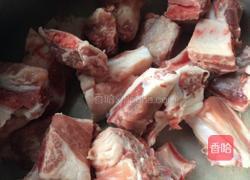排骨炖冬瓜的做法图解1