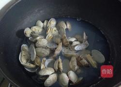 姜葱炒花甲的做法图解2