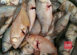 油炸小鱼的做法图解1