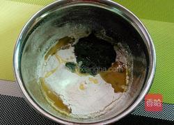 八寸菠菜戚风的做法图解4