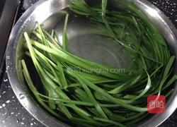 韭菜炒虾仁的做法图解1