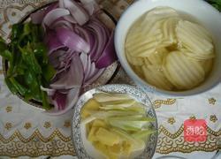 洋葱炒土豆的做法图解2