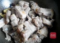 排骨炖胡萝卜的做法图解5