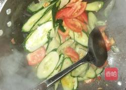 素炒黄瓜西红柿的做法图解3