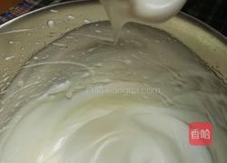 戚风蛋糕的做法图解4