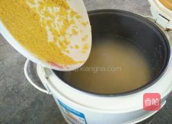 小米红枣银耳粥的做法图解3